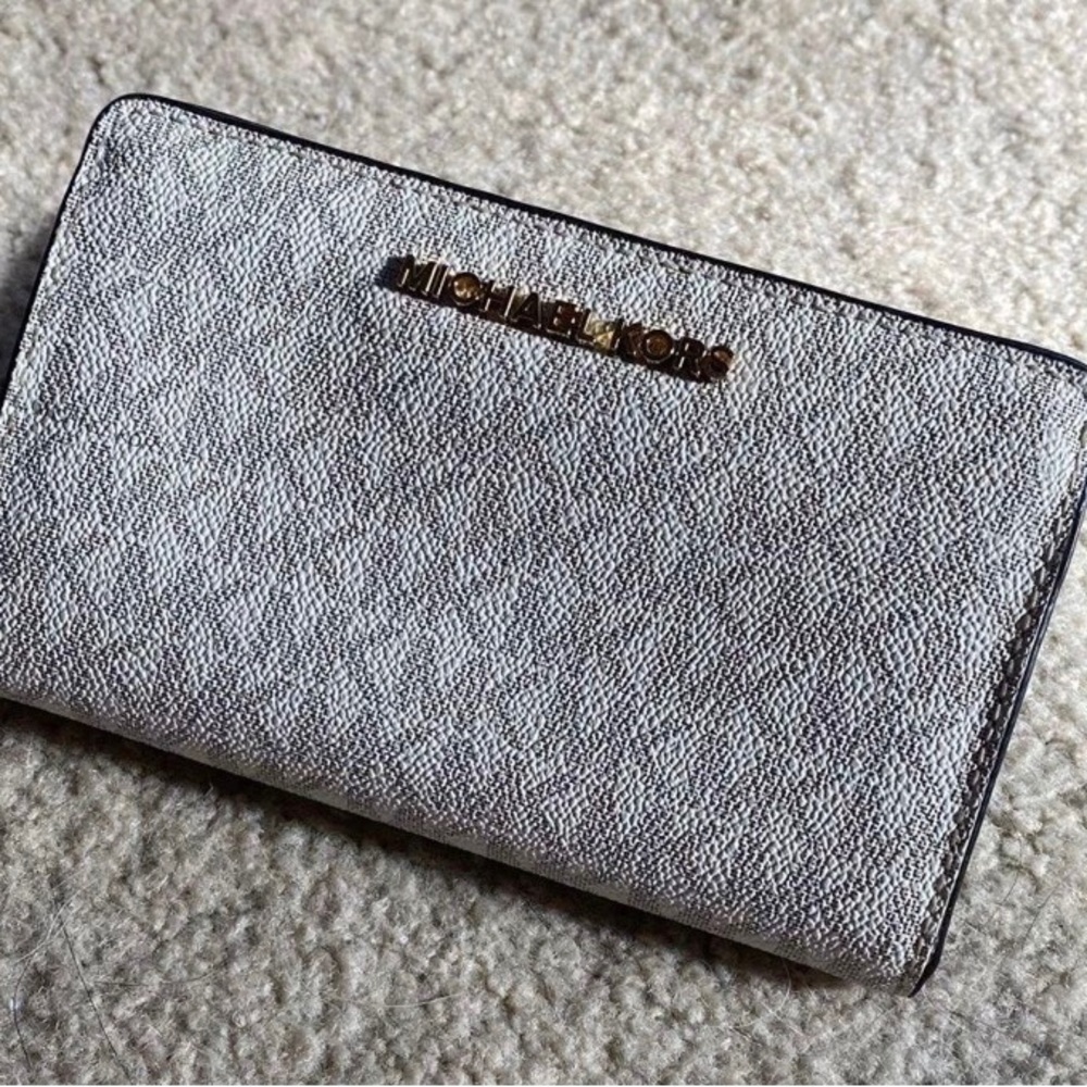 Brand New White Michael Kors Wallet